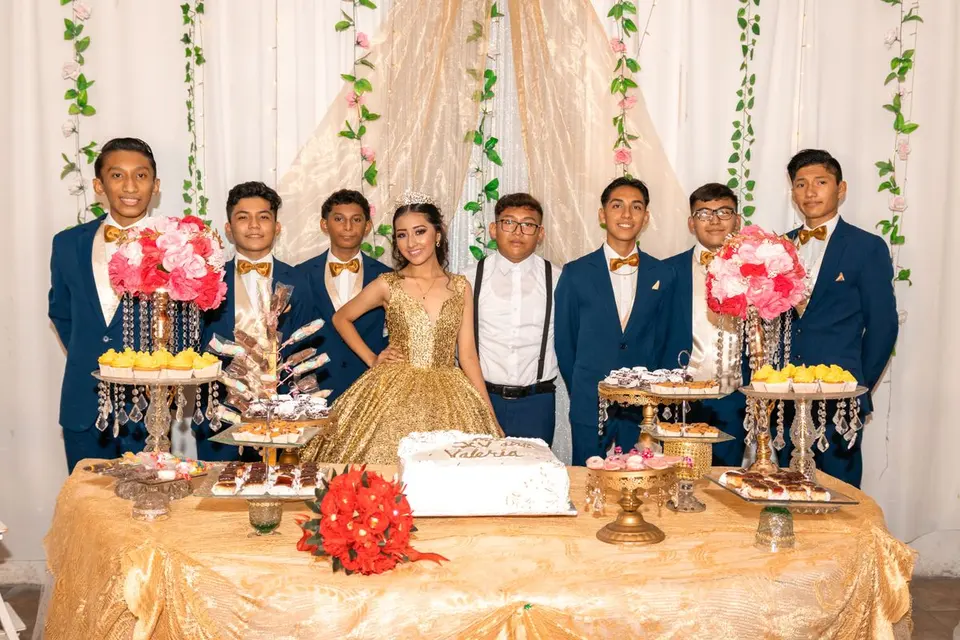 XV años de Camila · Rosa y oro, foto 6